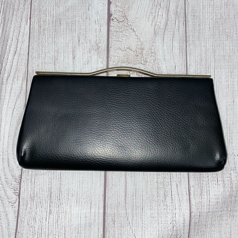 Vintage clasp clutch w/small metal carry handle black & gold